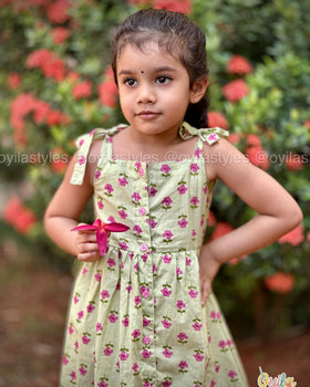Sage Bloom – Floral cotton frock