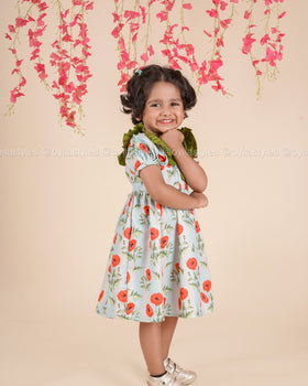Poppy Meadow – Floral Cotton Dress with Contrast Collar