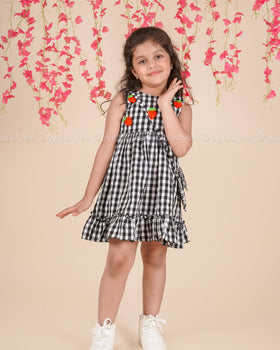 Strawberry Picnic – Gingham Cotton Dress