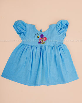 Poovai – Sky Blue Baby Dress Set with Bee & Floral Embroidery
