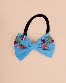Poovai – Sky Blue Baby Dress Set with Bee & Floral Embroidery